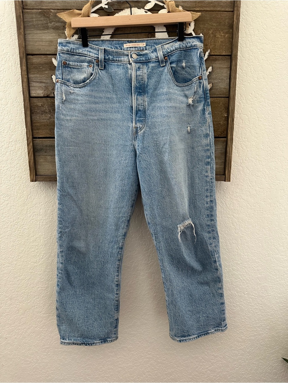 Levi’s Ribcage Straight ankle premium denim jeans size 32